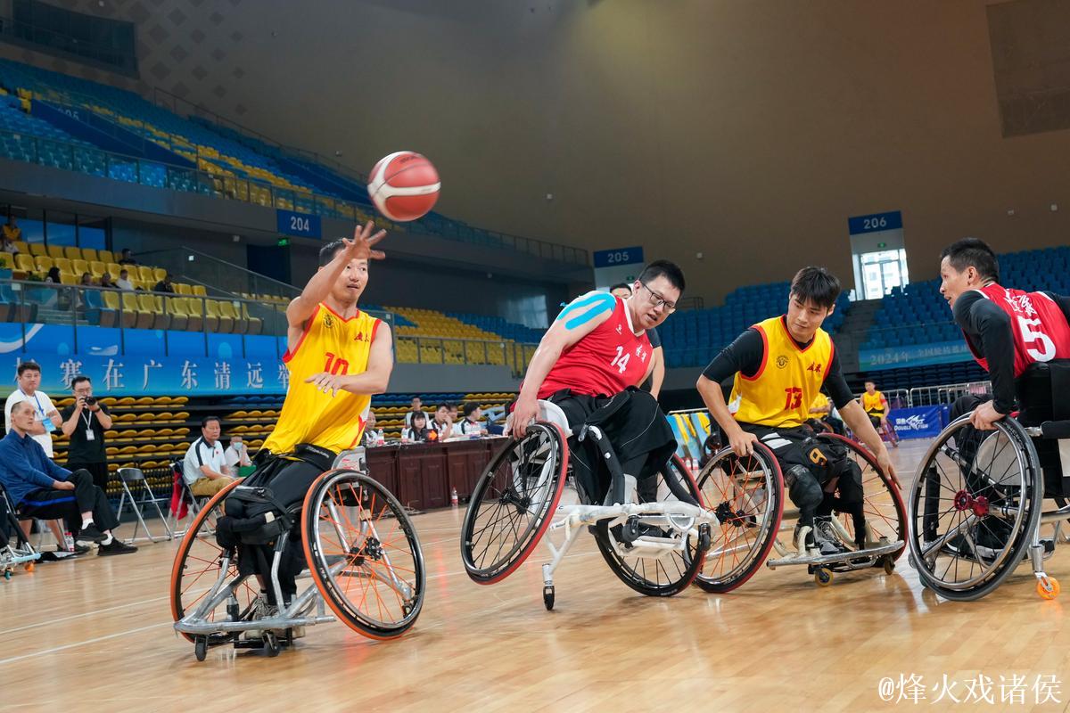 轮椅篮球男子组金牌战：广东一团力克北京勇夺桂冠